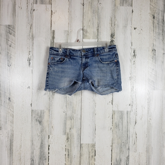 American Eagle Outfitters Pants - 5/$25 AEO jean shorts raw hem size 8